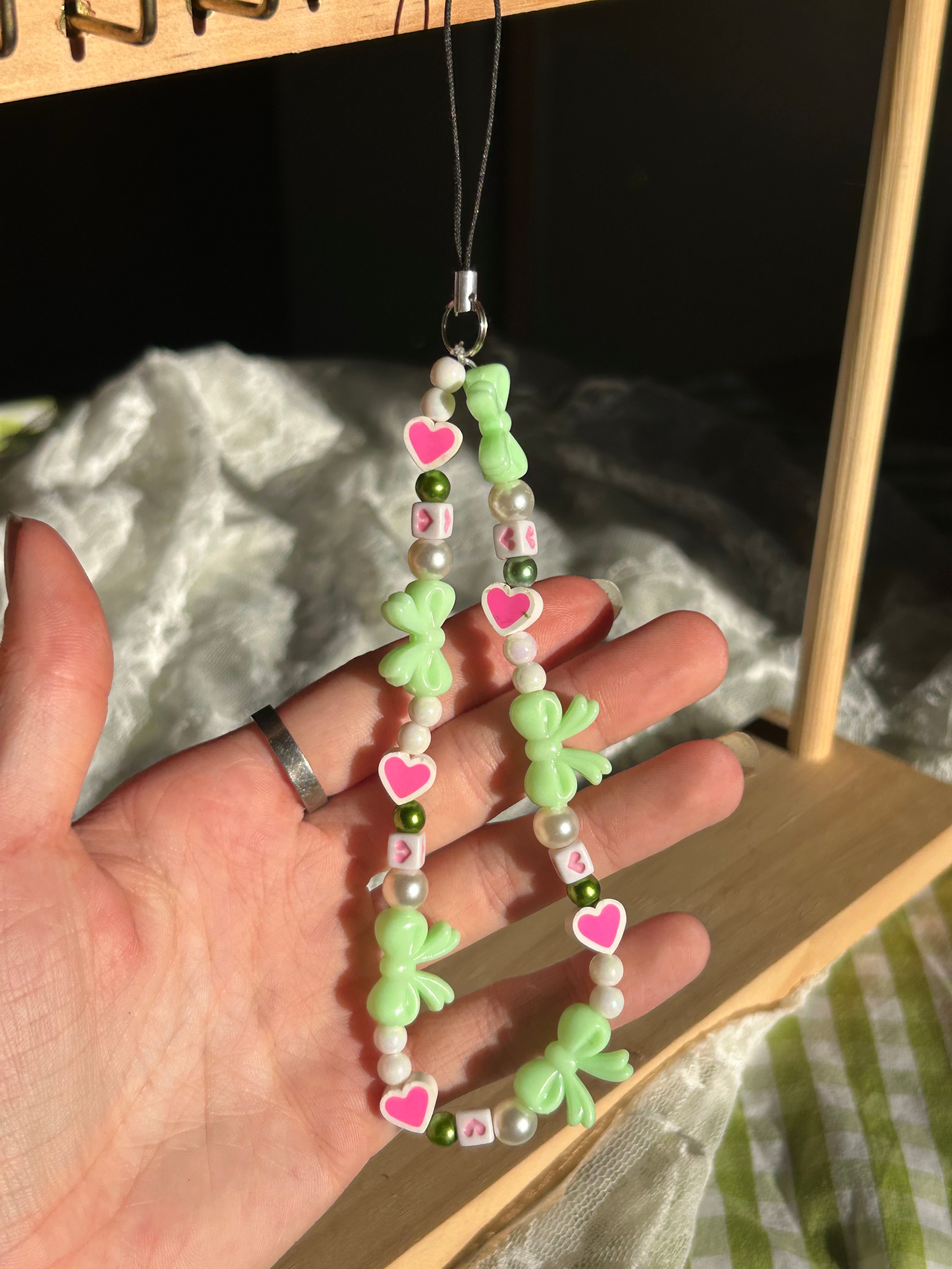 Bijou pour téléphone en perles