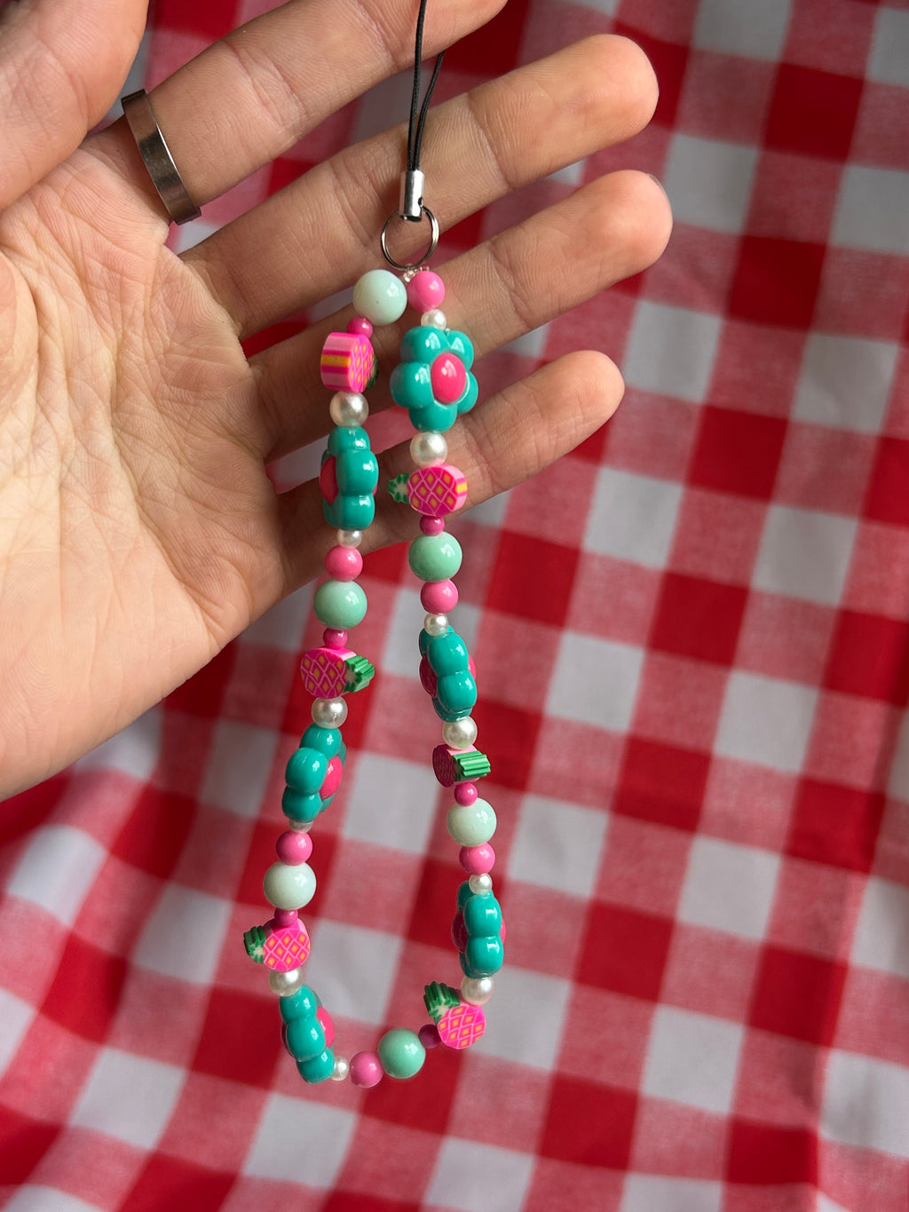 Bijou de téléphone en perles