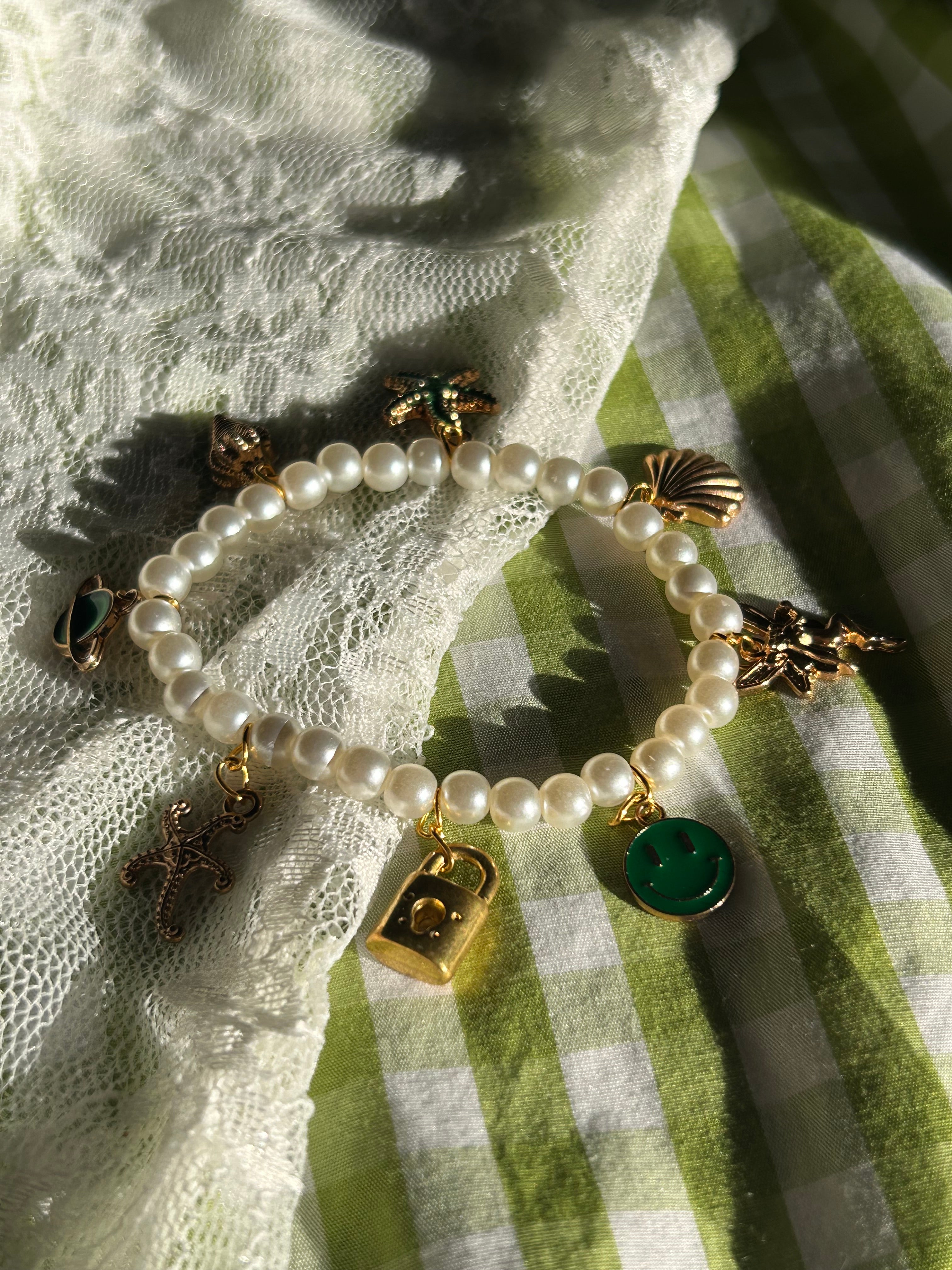 Bracelet en perles avec charms